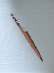 Brieföffner aus Olivenholz mit Griff aus Bein (L ± 33 cm)
